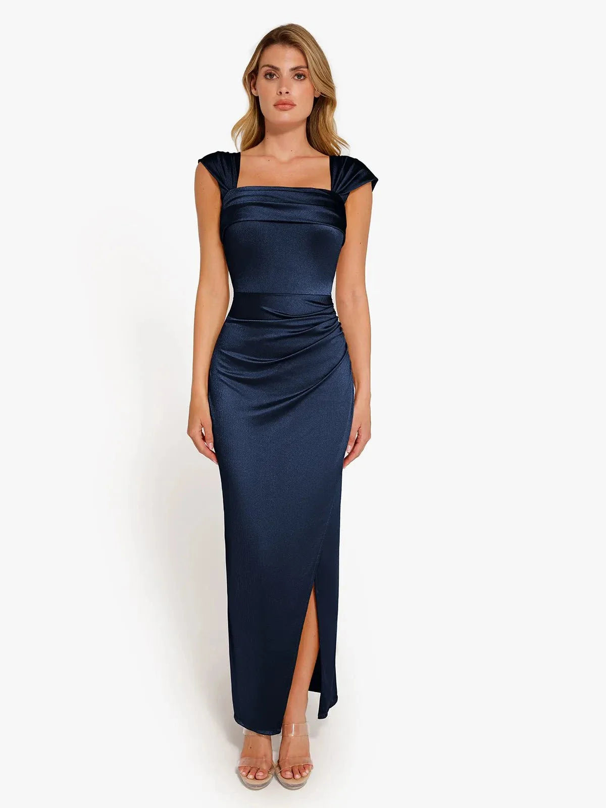 Robe Maxi Sculptante Froncée en Shapewear à Épaules Dégagées