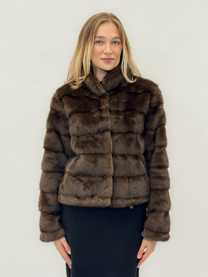 Veste en Éco-fourrure Marron à Rayures Horizontales