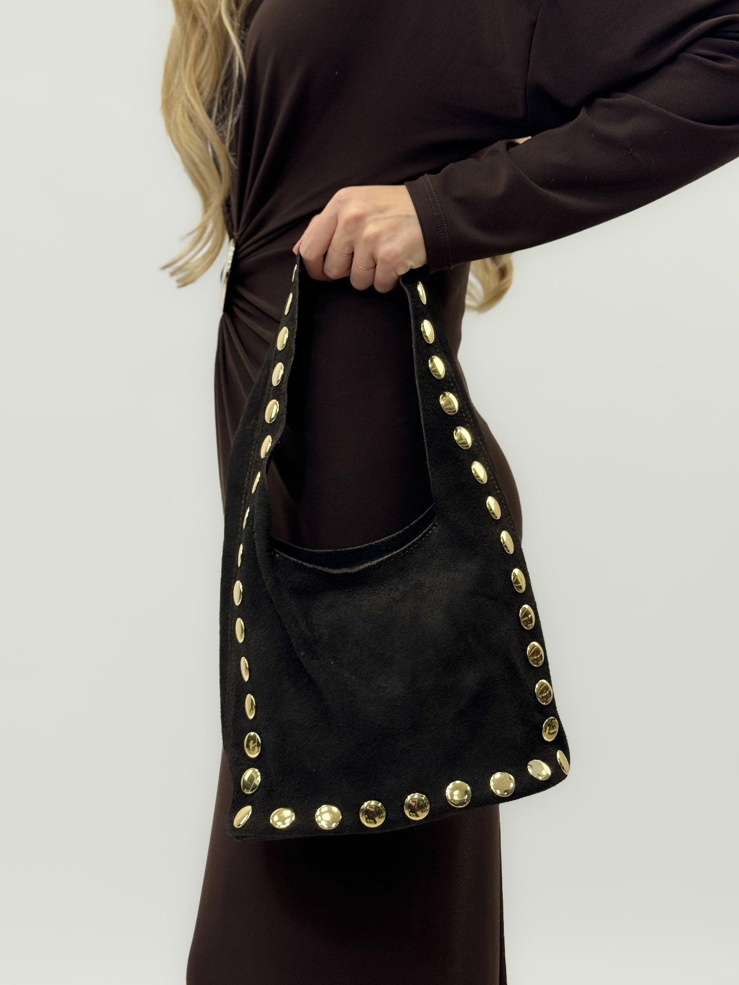 Sac seau en véritable cuir suédé avec clous – Fabriqué en Italie