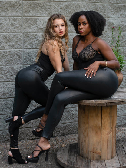 Body sculptant en dentelle à décolleté en V profond