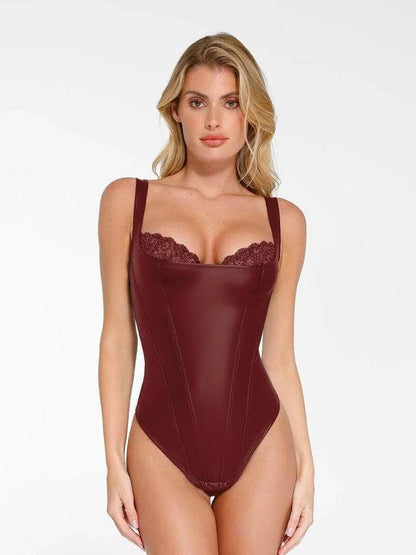 Body sculptant en simili cuir et dentelle balconnet