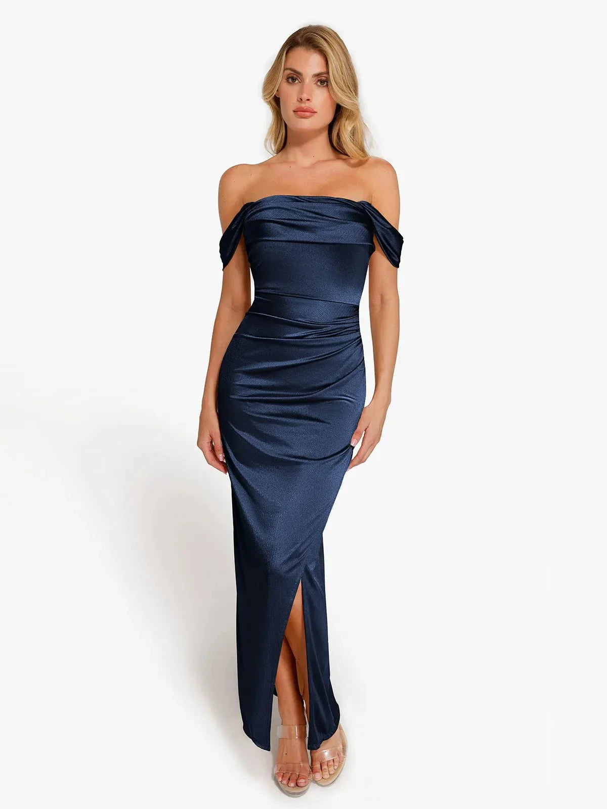 Robe Maxi Sculptante Froncée en Shapewear à Épaules Dégagées