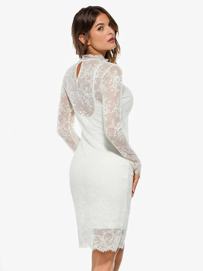 Robe Sculptante 2-en-1 avec Superposition en Dentelle